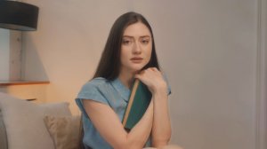 «Дома у мамы», Белая риза и Эльмира Караханова