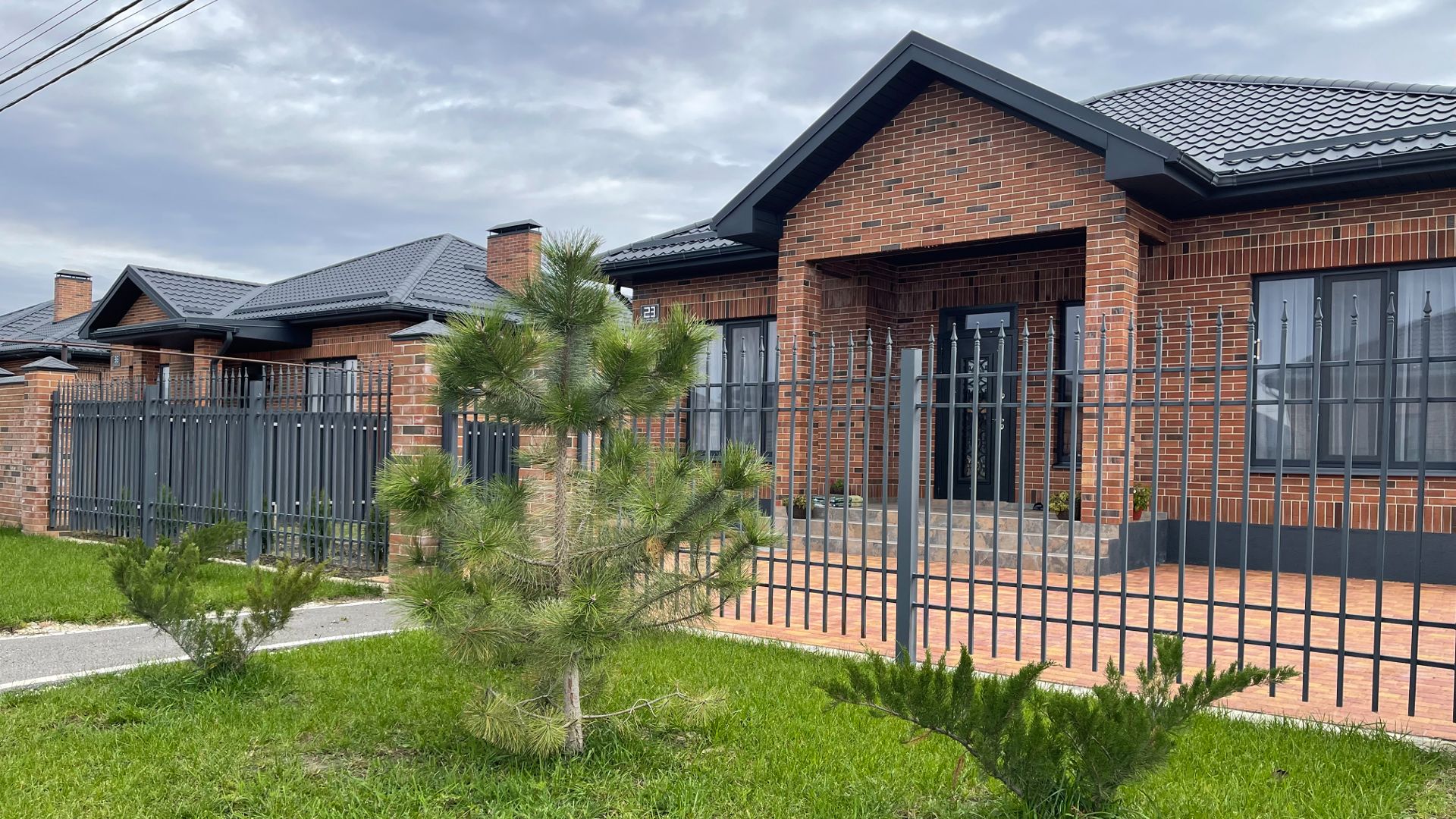 НОВЫЕ ДОМА в коттеджном поселке Трудобеликовский т. 89184882246