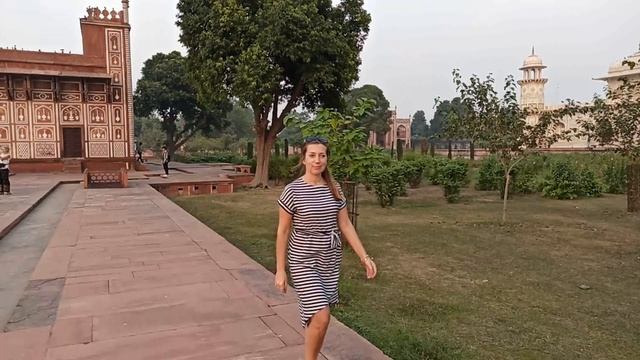 Хорошо гулять в новом месте! смотреть онлайн