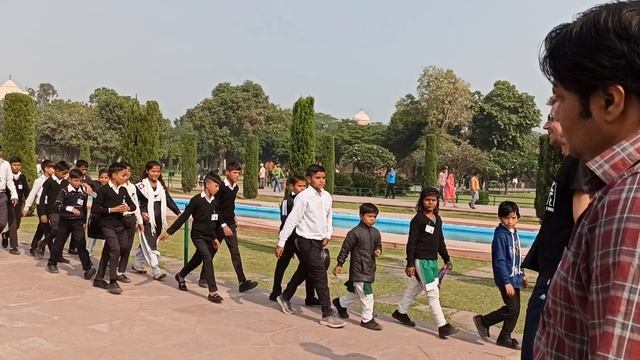 Туристы у Тадж Махала! смотреть онлайн