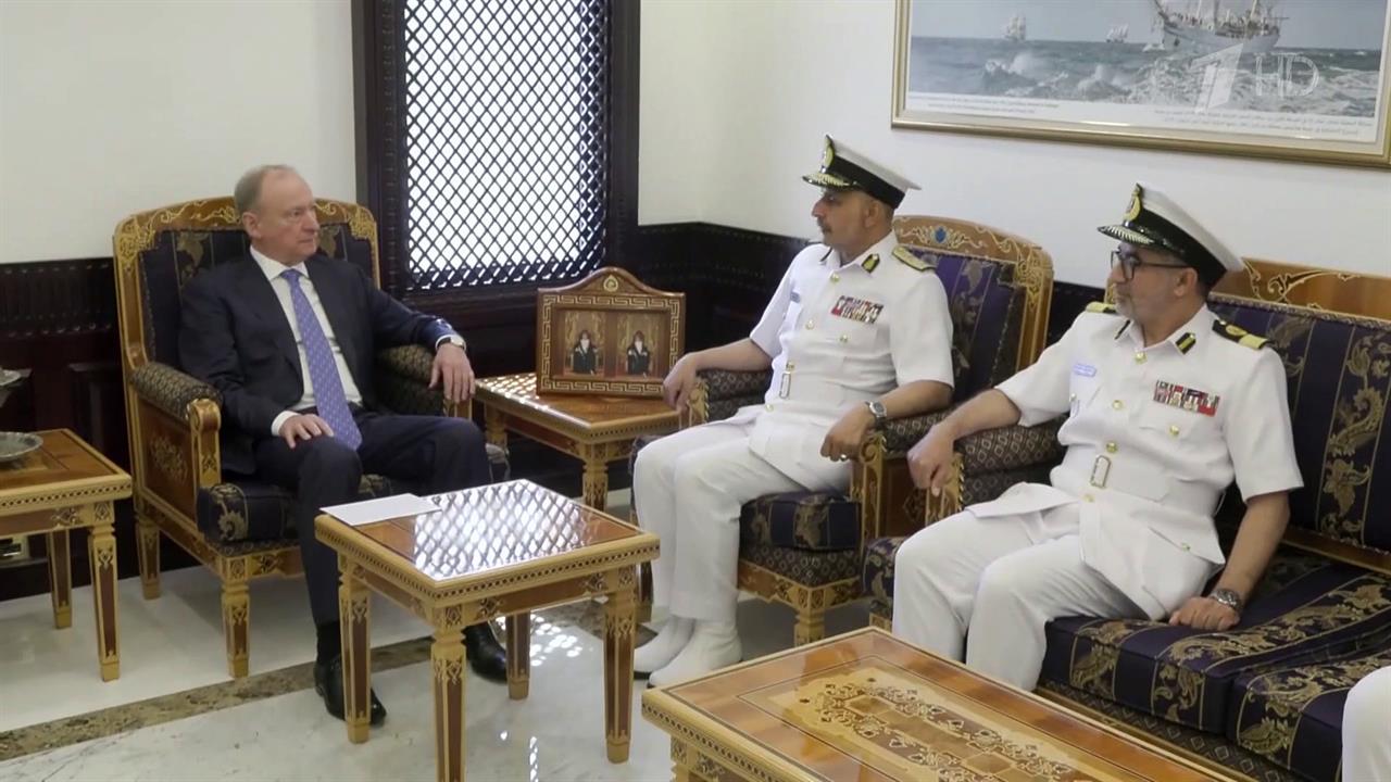 Николай Патрушев обсуждает вопросы взаимодействия России и Омана в морской сфере. смотреть онлайн