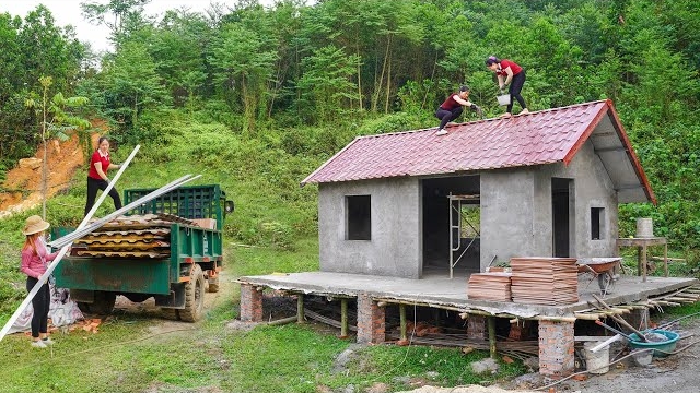 Оштукатурили с сестрой стены цементом и покрыли крышу гофрированным железом. Серия 4. Ли Фук Ви смотреть онлайн