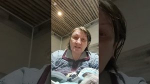 Во время съёмки ролика Снежок попросился на ручки