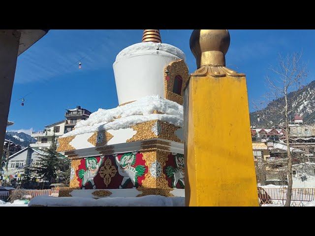 Буддийская ступа возле храма в Манали смотреть онлайн