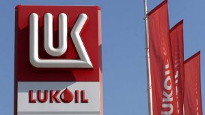 «Лукойл» договорился с компанией Carlyle о продаже зарубежных активов