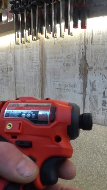 Самый дешевый винтоверт Milwaukee. смотреть онлайн