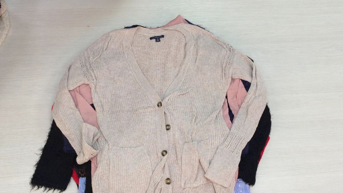 с685. Джемпера, кардиганы крем смотреть онлайн