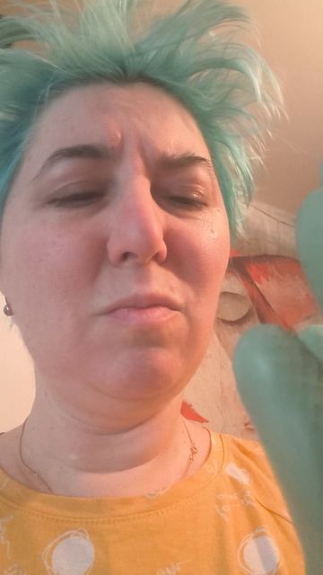 Перчатка порвалась