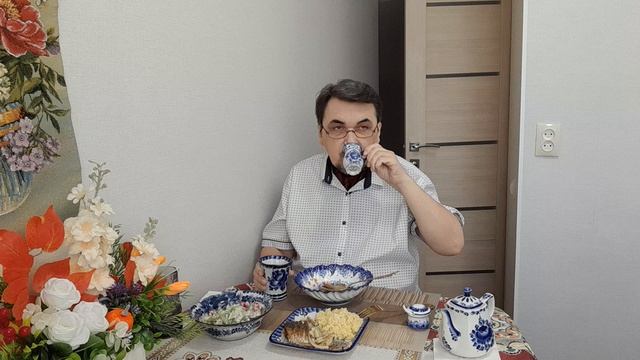 Мукбанг. Игривое настроение. Наивные меня удивляют и раздрожают. смотреть онлайн