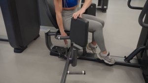 Тренажер E7021 Сведение_Разведение ног сидя