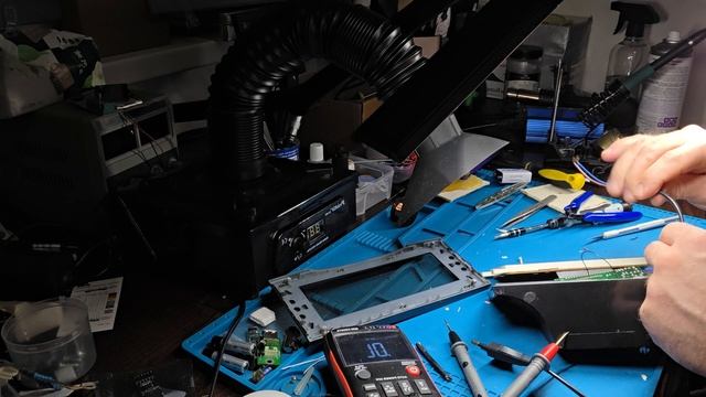 Ремонт электронных часов VRT. Не включаются. смотреть онлайн