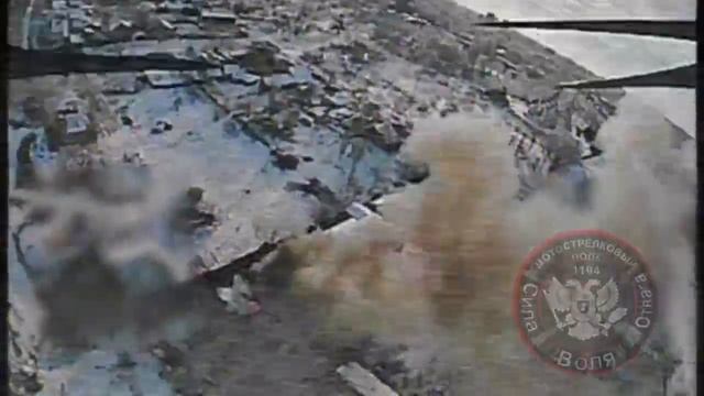 Удары FPV-дронами по технике Всу в Константиновке. Уничтожение ББМ HMMWV Всу 💥🇷🇺👊 смотреть онлайн