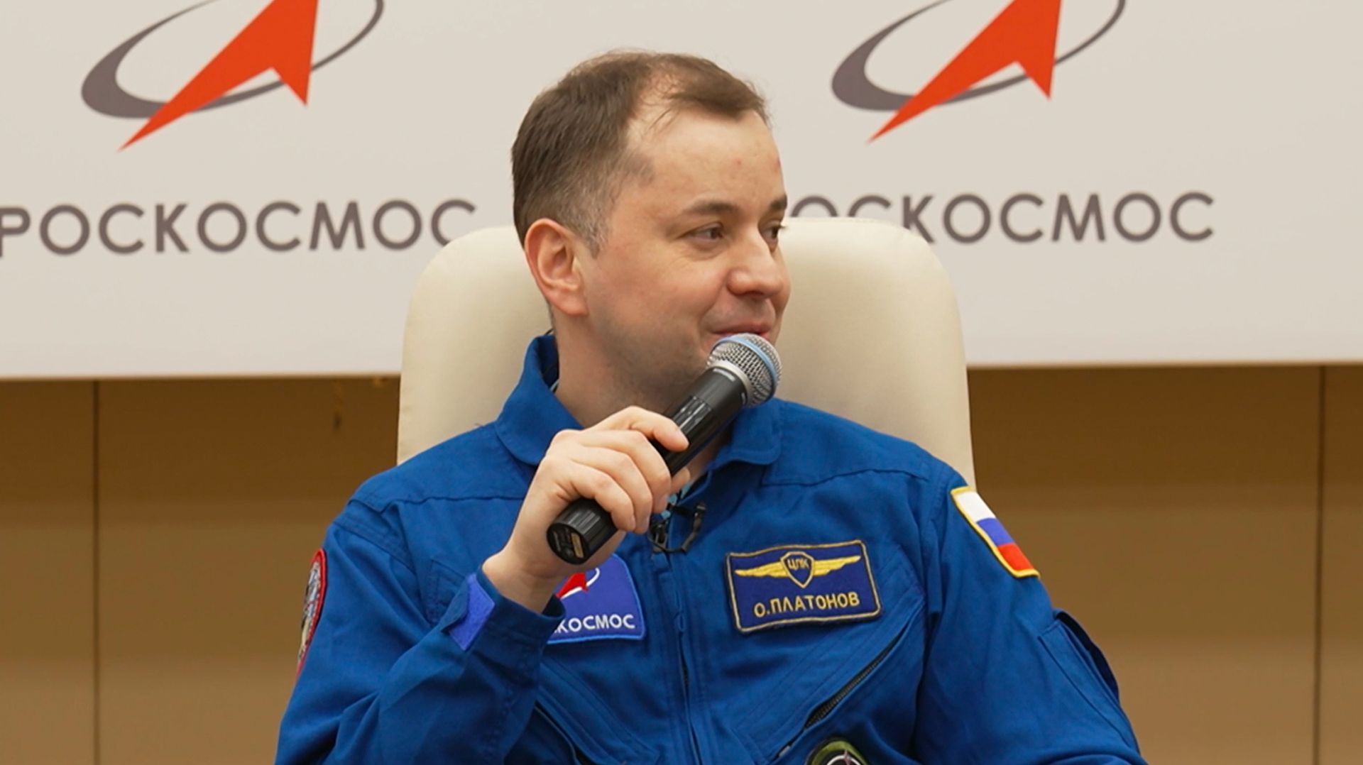 Космонавт Олег Платонов объяснил эвакуацию экипажа Crew-11 и рассказал, что хочет на Луну смотреть онлайн