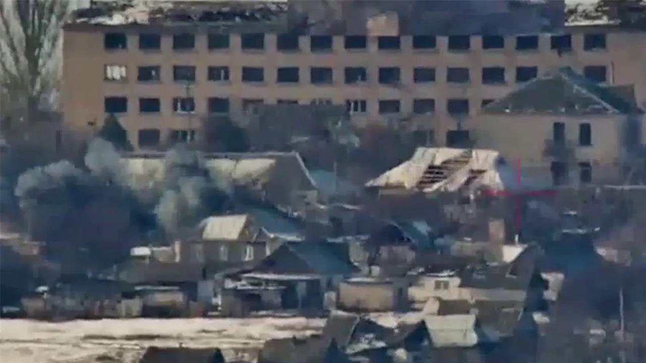 Мощный удар российские войска нанесли по укреплениям украинских боевиков в Херсонской области. смотреть онлайн