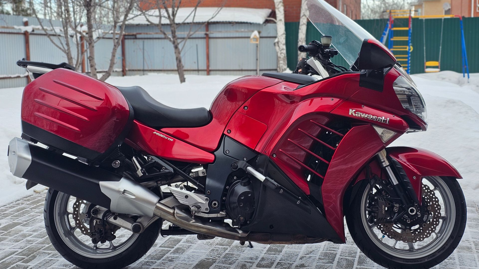 Видеообзор Kawasaki GTR 1400 2011 смотреть онлайн