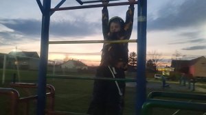 Тренировка у сына, велоспорт развивает!