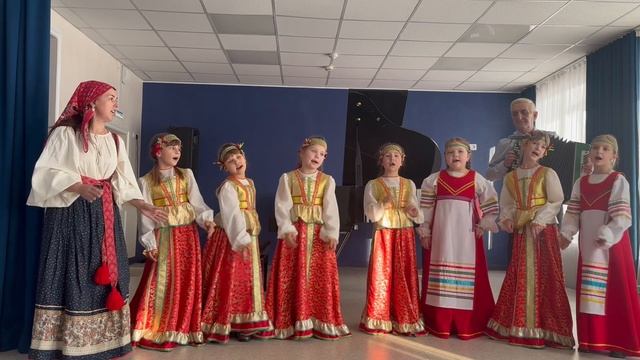 Образцовый ансамбль народной песни «Виринея»( младший состав) смотреть онлайн