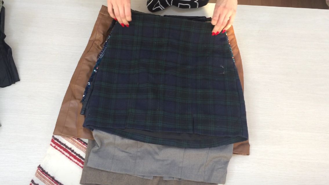 ж25.2. Юбки крем Италия смотреть онлайн