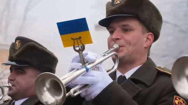 Зеленский почтил память героев Крут на Аскольдовой могиле в Киеве смотреть онлайн