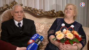 В отделе ЗАГС Гагаринского района чествовали семейную пару Анатолия и Аллы Дворниковых