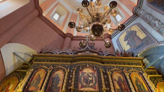 Под куполом Храма Василия Блаженного смотреть онлайн