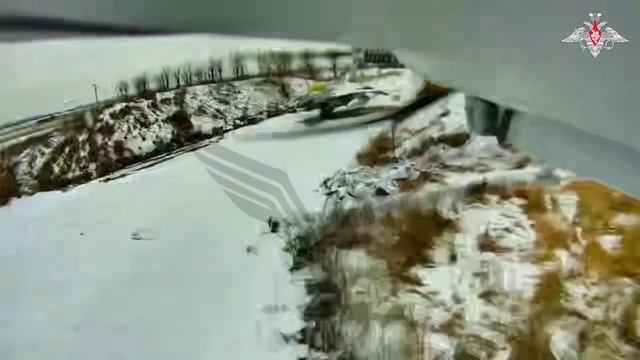 Поражение боевым расчетом центра «Рубикон» макета истребителя F-16ADV ВСУ в Кировоградской области. смотреть онлайн