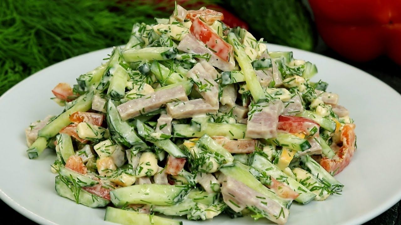 Обалденно вкусный САЛАТ! Всего 4 основных продукта в составе. Этот САЛАТ бесподобен! смотреть онлайн