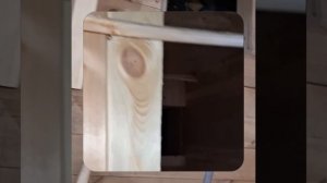 1000047291.mp4 (Собака наблюдает за устройством лестницы на 2 этаж в доме А-фрейм)