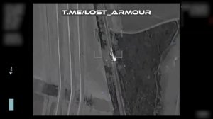 Барражирующий боеприпас "Ланцет" уничтожает движущийся пикап ВСУ