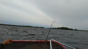 Неман 2 + Parsun 20 EFI  в небольшой шторм на Волге :)