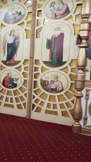 Божественная служба в храме Святой Троицы