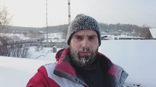 Проверка омшаников после 40-градусных морозов, Пасека Старчевских, Сибирь смотреть онлайн