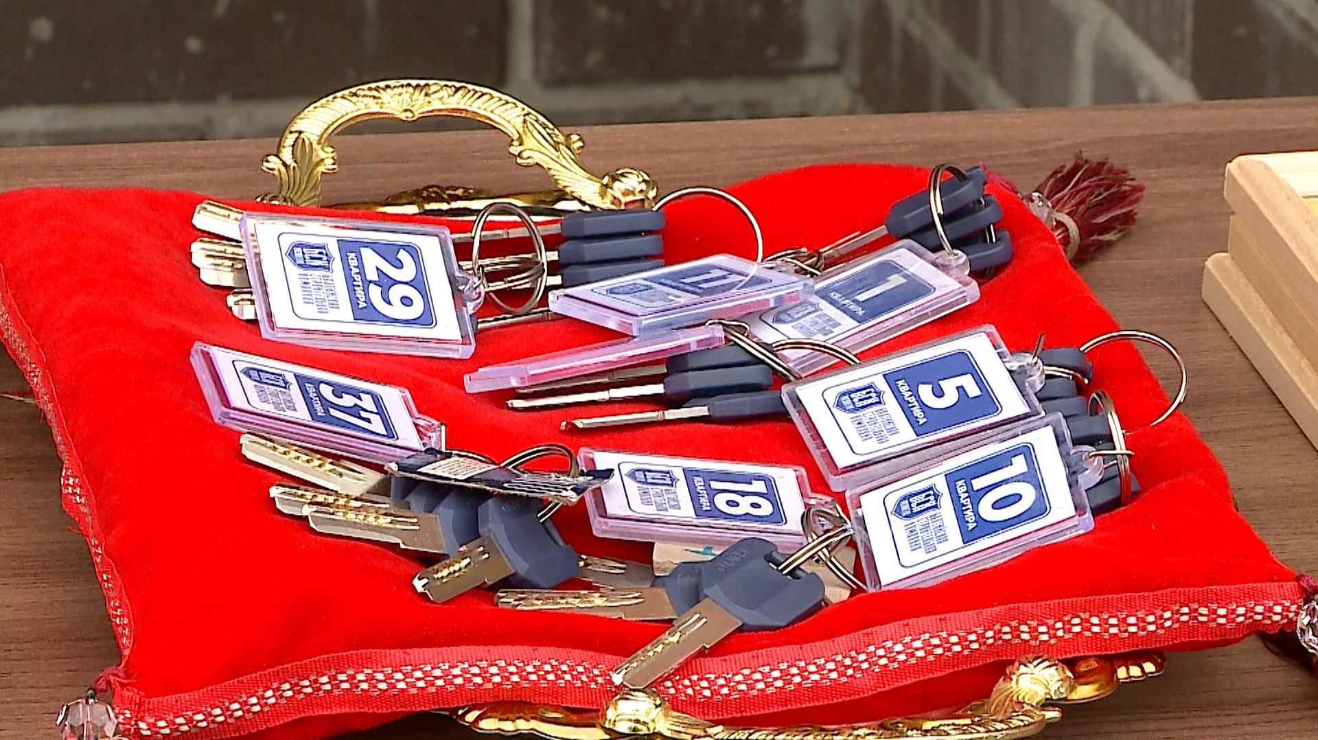 (Рыбинск-40) КЛЮЧИ ОТ НОВОЙ ЖИЗНИ смотреть онлайн