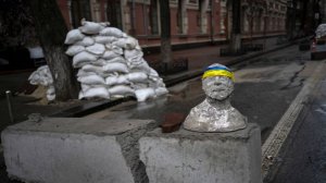 Политолог Лизан: в Киеве нет нормальных чиновников и толковых управленцев