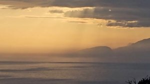 Вид на закат. С горы "Папая-Кая" (Отшельничья скала) и с пляжа поселка "Весёлое" - 2