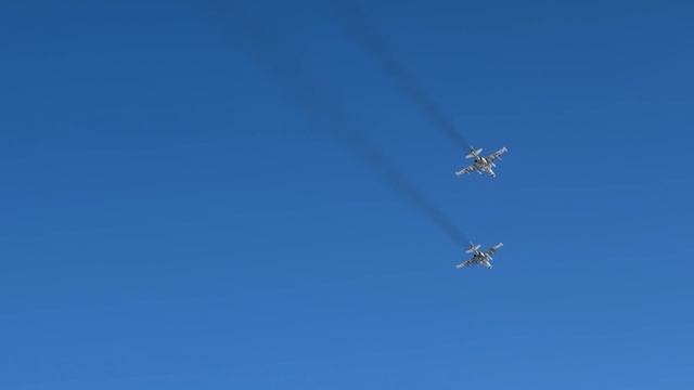 Штурмовые самолёты "Су-25" на боевом задании смотреть онлайн