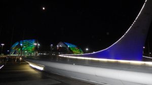 Поющие фонтаны. Сочи. Исполнитель  Песня военных лет - Выходила на берег Катюша...