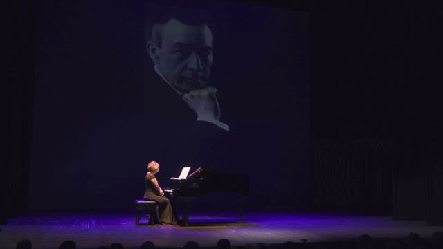 Сергей РАХМАНИНОВ - Концерт вокальной музыки к 150-летию со дня рождения композитора смотреть онлайн