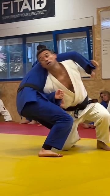 🥋👥...#judo#judoindia#fitnessinspiration#sport#judolife#trendingshorts#trending#viralshort#viralsho смотреть онлайн