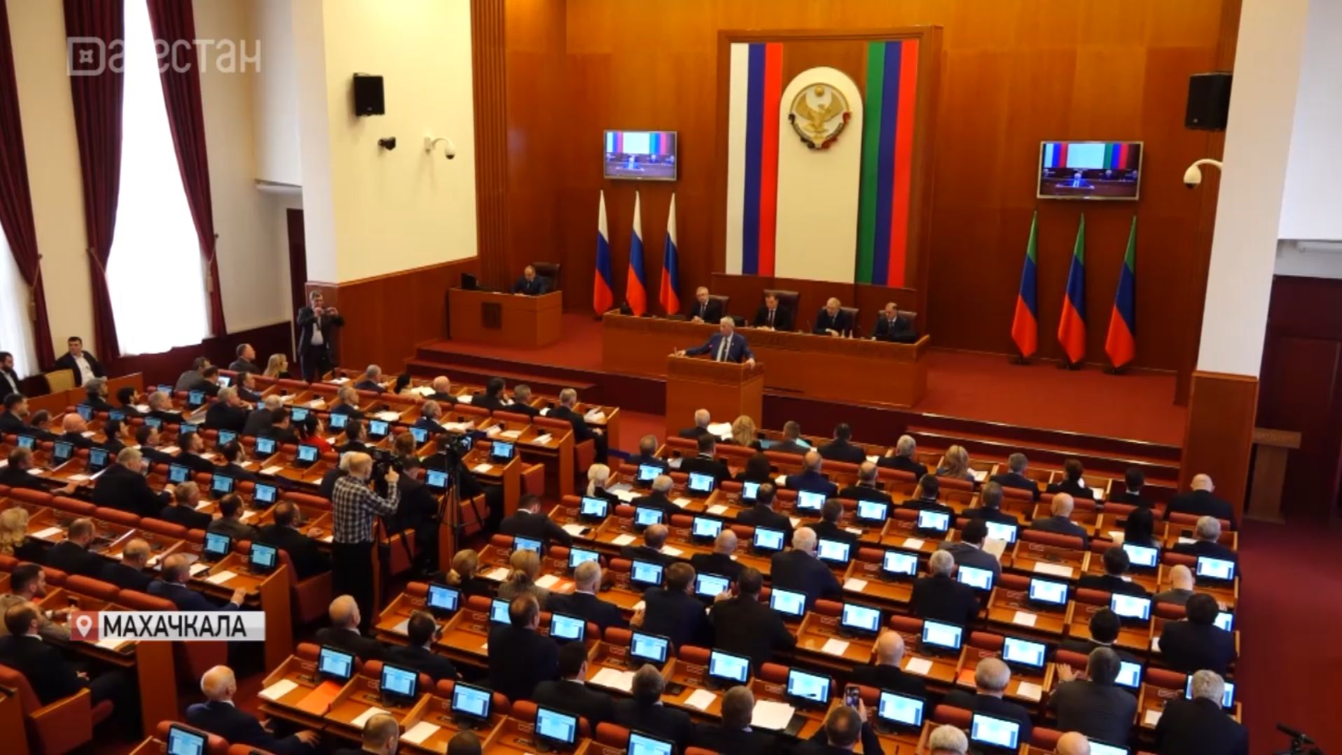 В Махачкале прошла 51 сессия Народного собрания Дагестана смотреть онлайн