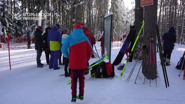 На лыжной базе состоялось открытие Первенства округа, посвященного памяти супругов Емельяновых смотреть онлайн