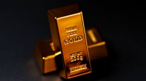 Бумажные деньги дешевеют: золото бьет рекорды на фоне падения доллара