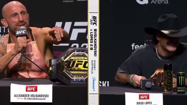 На пресс-конференции UFC 325 Александр надел фартук и выдал такой вокал. смотреть онлайн