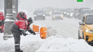 Снег в Москве. На Москву обрушился мощный снежный циклон и парализовал столицу  #москва #снег
