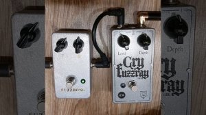 D*A*M Fuzzrong vs Mosrite Fuzzrite