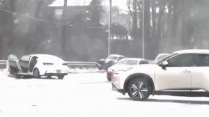 Растет число жертв снежной бури в США.