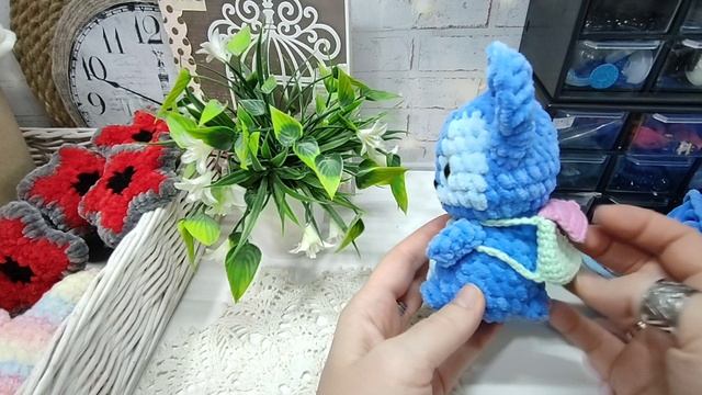 Коробка с карандашами: синий цвет (17 неделя) смотреть онлайн