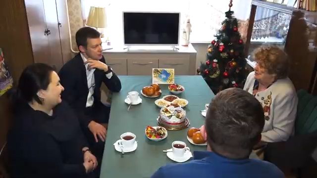 В гости к блокаднице смотреть онлайн