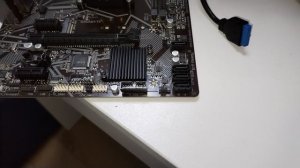 Как достать штекер USB 3.0 F_U32 из материнской платы