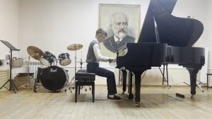 Коротаев Артем 1 класс ( первый год обучения) И. Кореневская Дождик